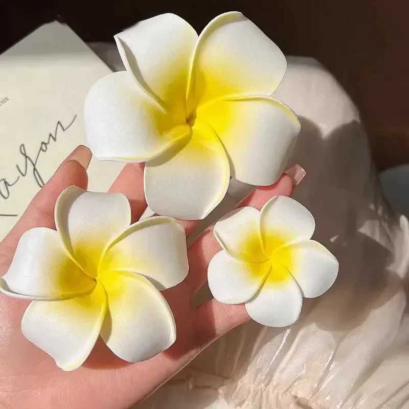Fashion Women Plumeria Flower Hair Clips Girls Aesthetic Hairpins Egg Flower Barrette Party Bag Hair Accessories Y250707