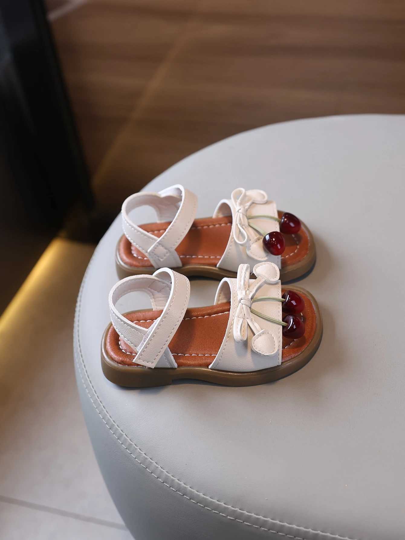 1 Pair of Baby Girl Sandals Anti-Cherry Decoration Cute Bow Open-Toe Sandals Baby Flat Shoes 172 R250707