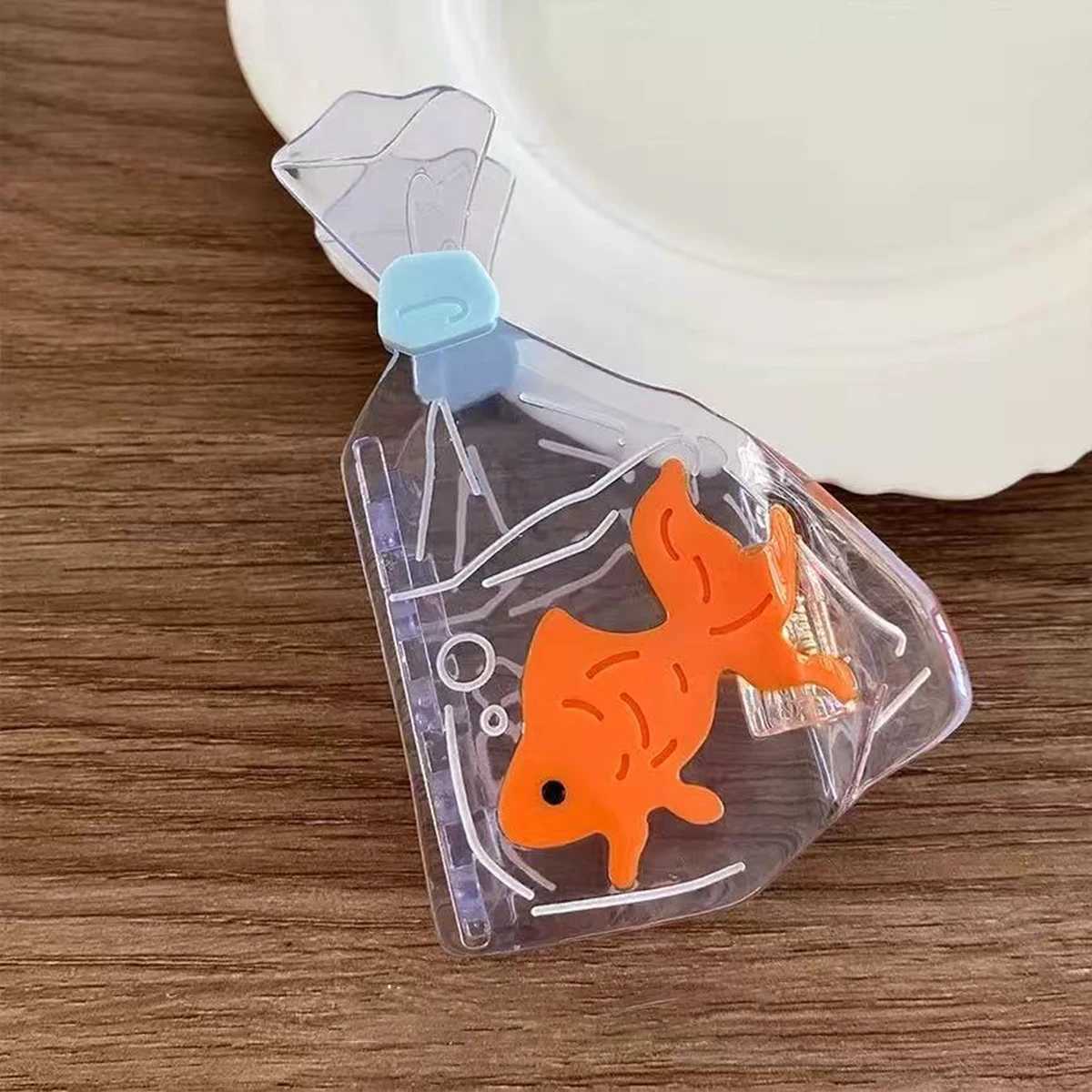 1pc summer new splicing creative personality small goldfish acetate hairpin bag design shark clip hairpin ponytail hair accessor Y250707