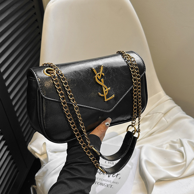 Designer Small for Women 2025 New Envelope Underarm Chain Textured Fashion Shoulder Crossbody Light Luxury Women's Bag