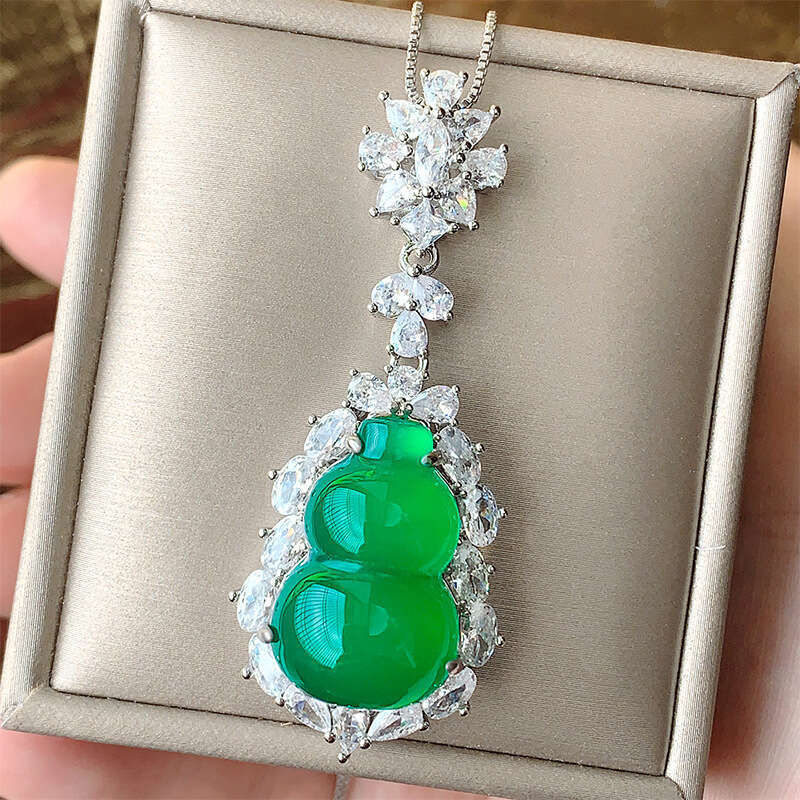 New Chinese National Style Jewelry Green Pendant Peace Gourd Maitreya Buddha Necklace Chalcedony For Women 942