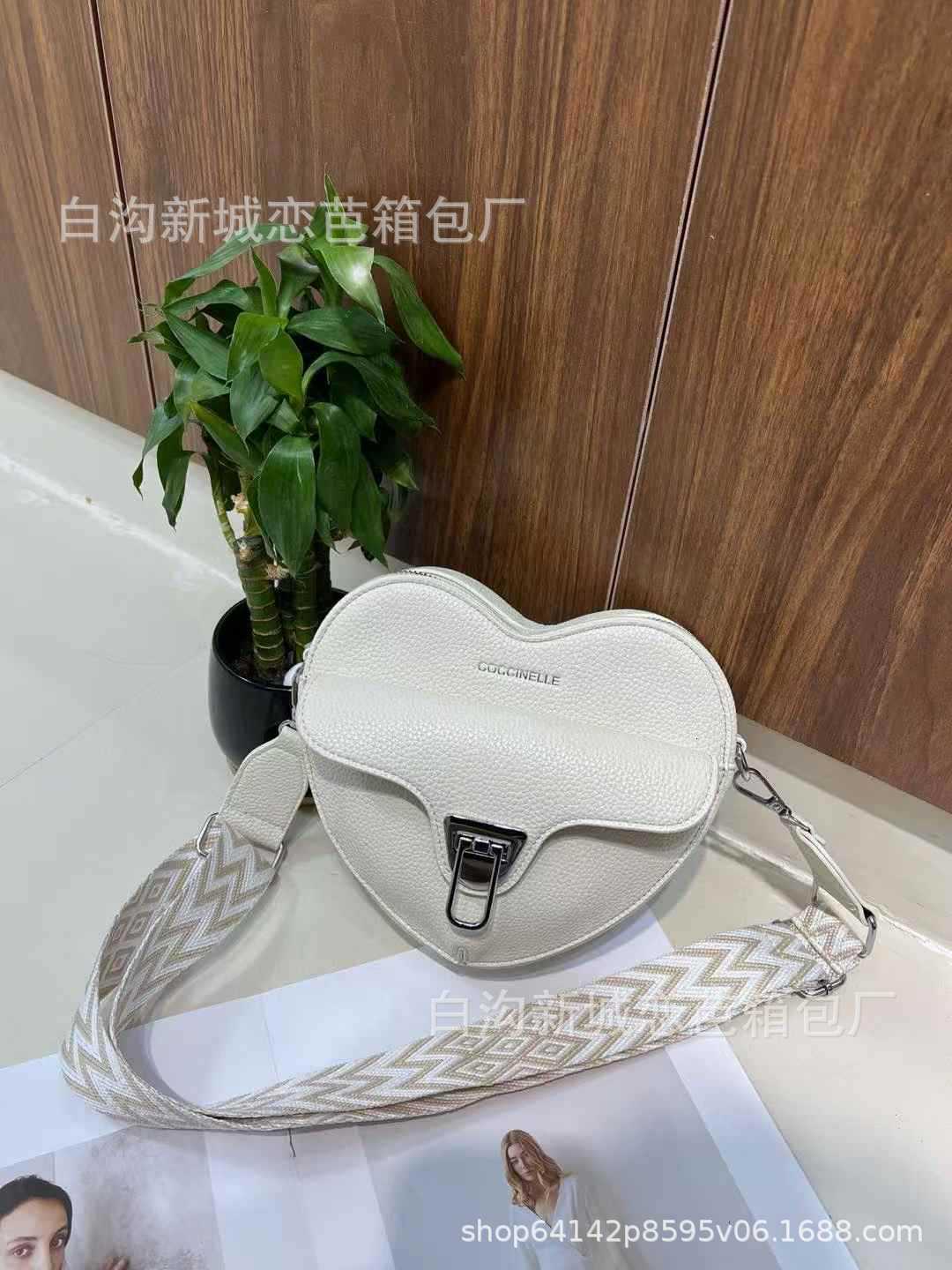 Designer Coccinelle2025 New Heart Shoulder Solid Color Lychee Pattern Underarm Valentine's Day Crossbody Light Luxury Women's Bag
