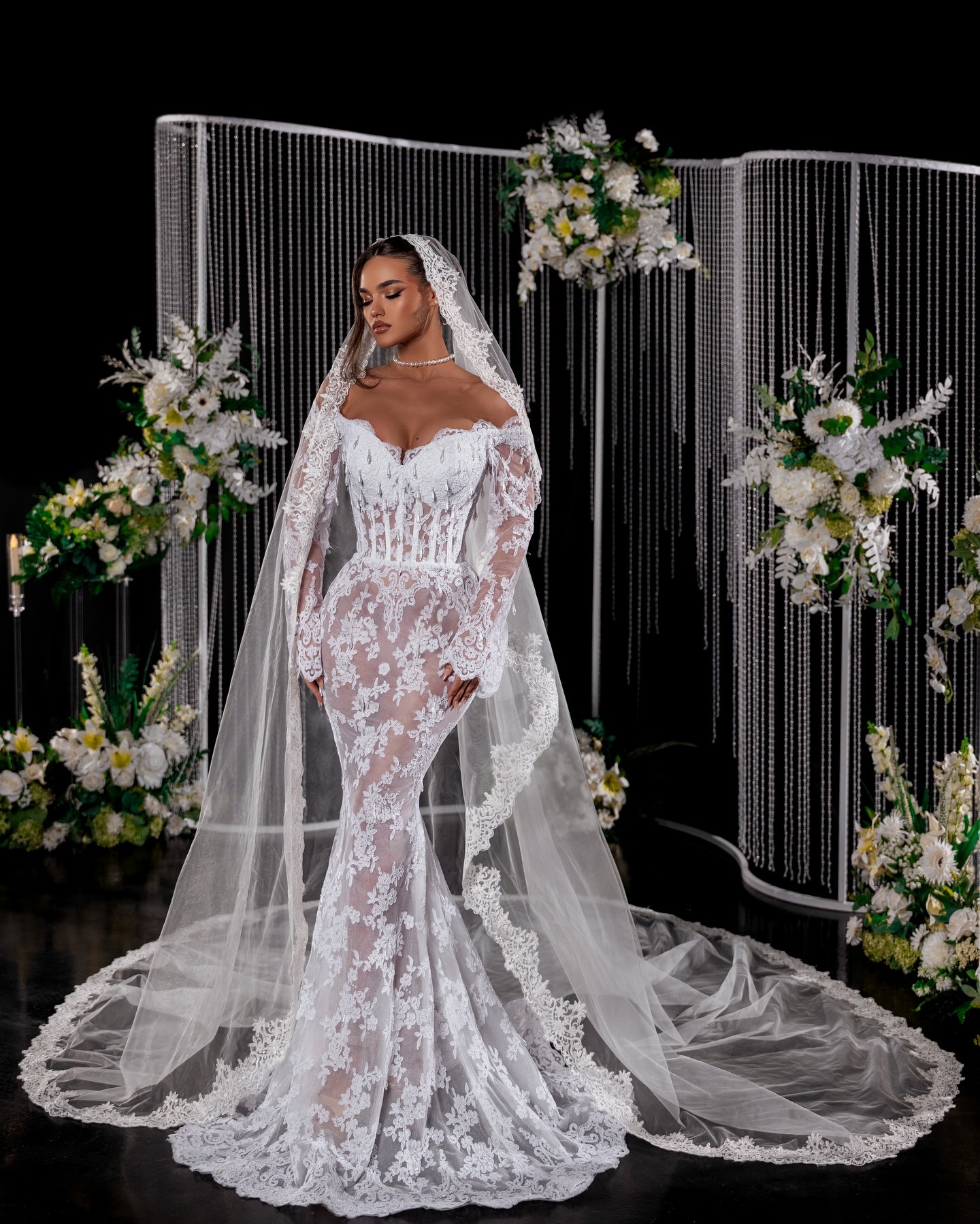 Sequined Lace Wedding Veil Cathedral White Ivory Long Voile Mariage Floral Applique Bridal Veils Tulle 1 Layer With Comb Bride Accessories