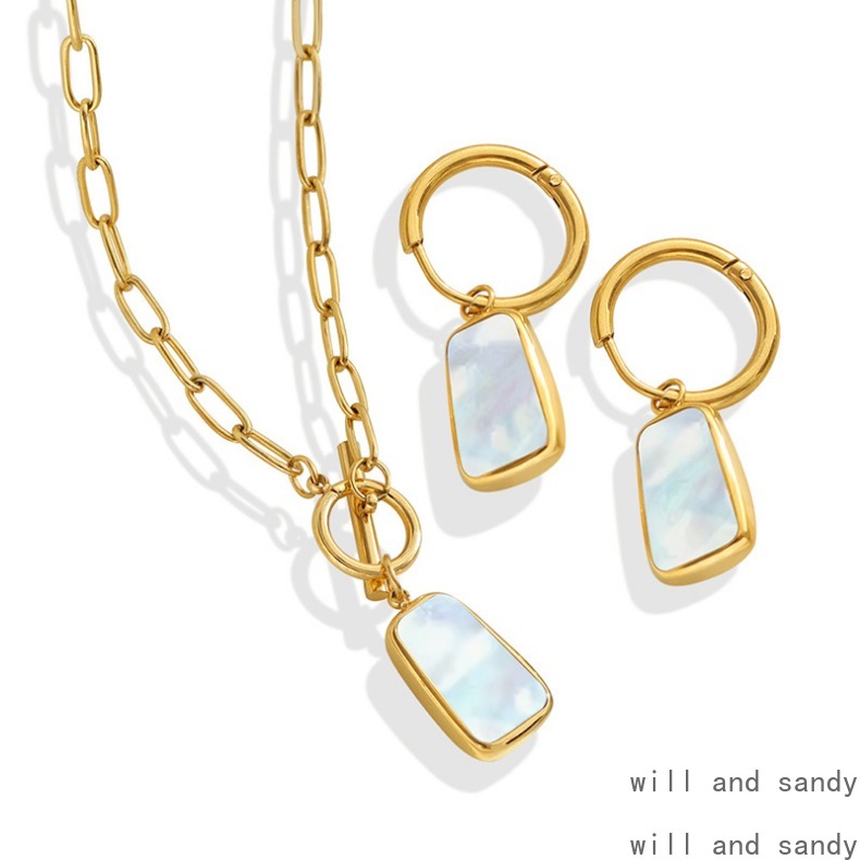 18k Gold Plated Square Shell Necklaces Choker Butterfly Heart Pearl Pendant Designer Jewelry Women Necklaces Fine Jewelry Engagement Wedding Mother Da