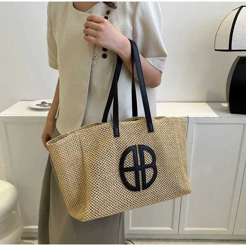 Hollow Out Knitting Tote Bag Large Capacity Handmade Shoulder Handbag Women 2023 Designer Casual Beach Bag Ethnic Style