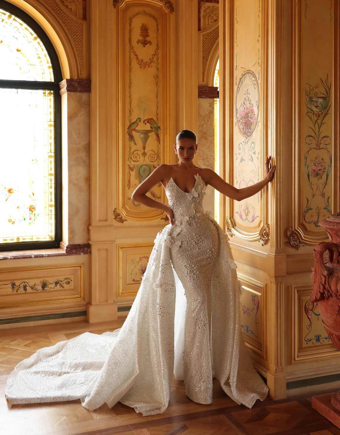 Fashion Strapless Pearls Wedding Dresses Elegant Sleeveless Sequined Applique Mermaid Gown Beaded vestidos de novia Customized