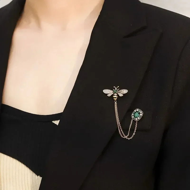 High End Exquisite Womens Set Brooch Sweater Pins and Accessories Elegant Brooches for Women Bee 250625