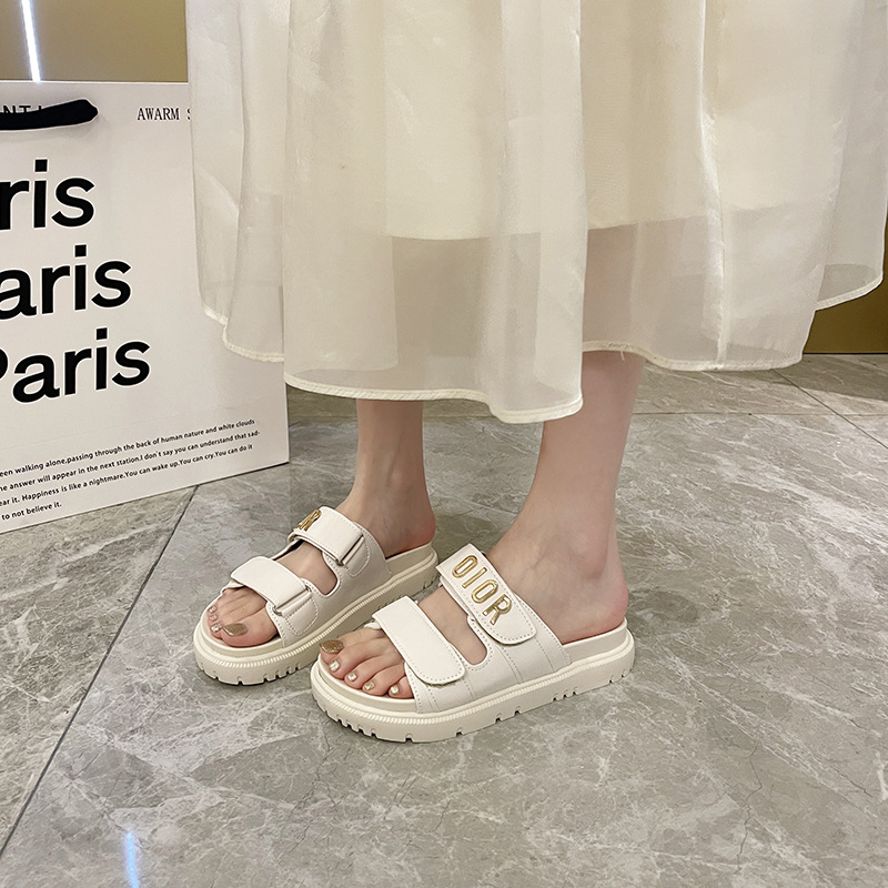 Designer Free shipping platform sandals women new travel sandals wear beach slippers All-purpose comfortable slippers