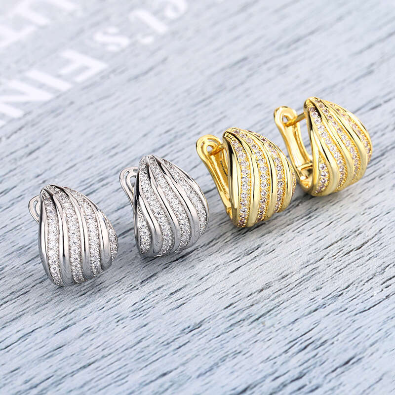 New Jewelry Light Women's Fashion Simple Micro Inlaid Earrings High-End Sense Cold Style Versatile 5D7