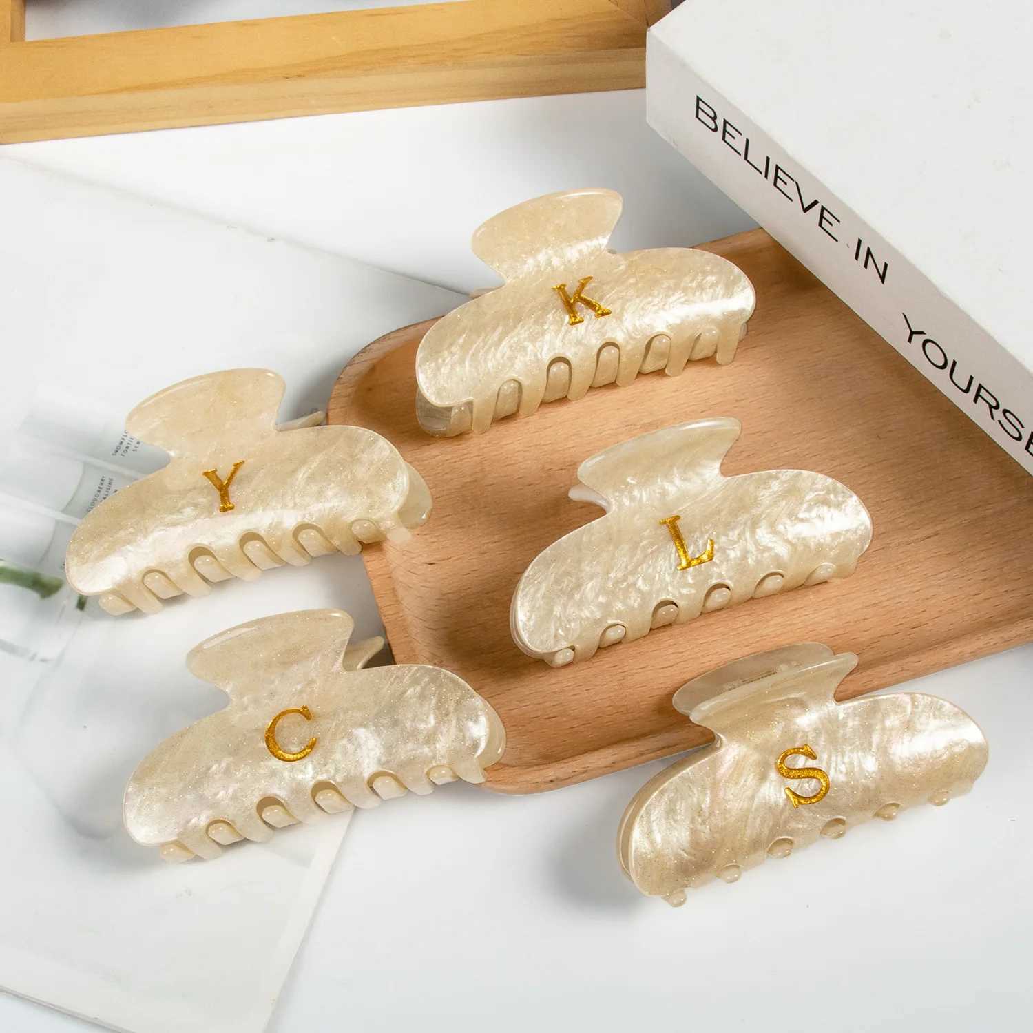 YHJ Golden Letters Hair Claw Personality Design Acrylic Hair Claw Clips Hair Accessories for Women Girls Z250707