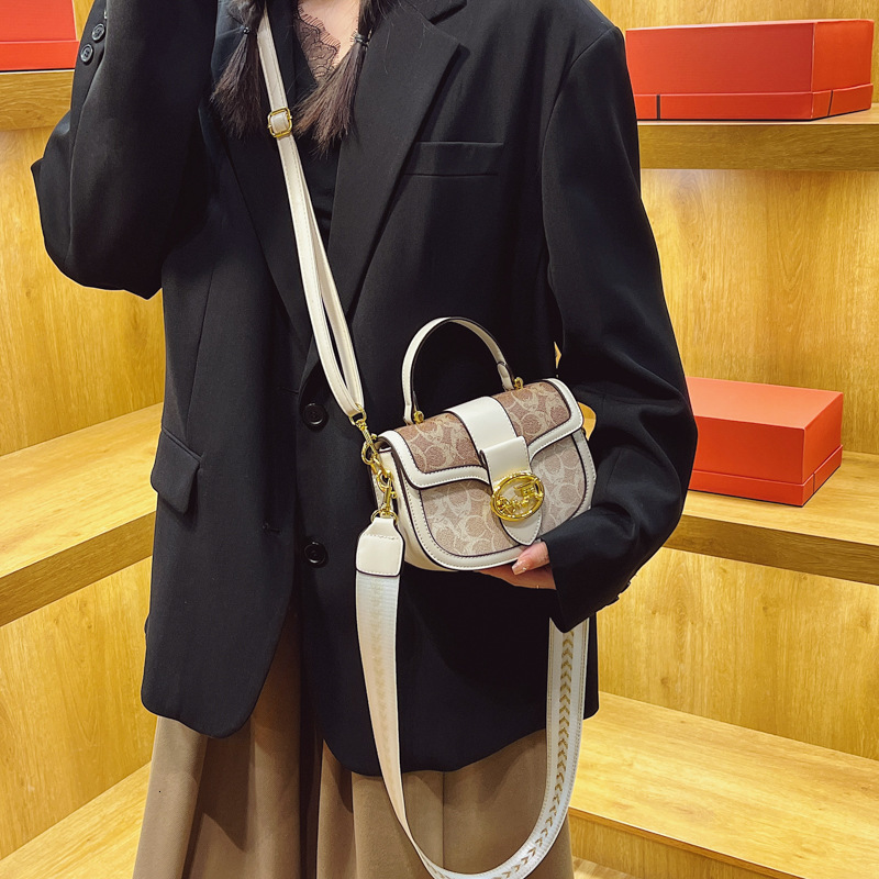 Designer 2025 New Trendy High-End Color-Block Shoulder Versatile Wide Strap Crossbody Commuter Handbag Light Luxury Women's Bag