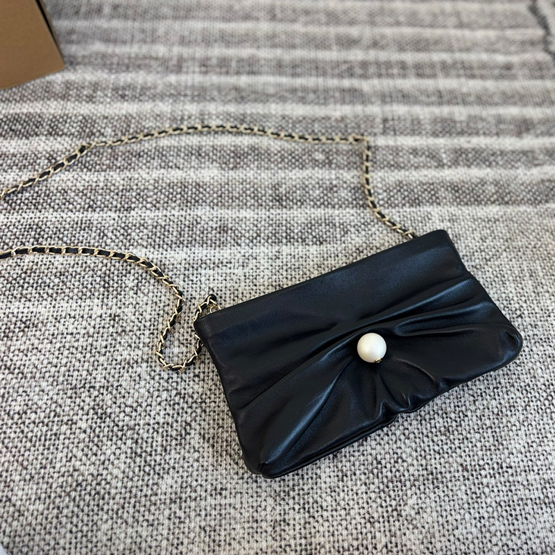 25S Pearl Ball Decoration Ladies Clutch Evening Bag Pleated Lambskin Leather Shoulder Matelasse Chain Crossbody Zipper Wallet Luxury Designer Purse 24x14cm