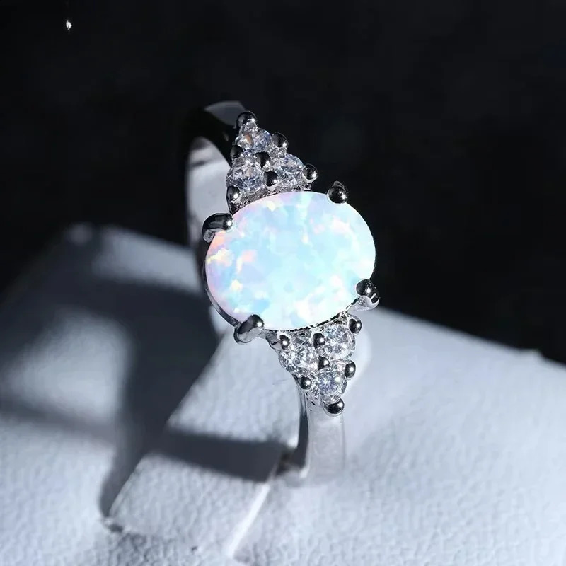 1 PC Cute Female White Opal Stone Ring Classic Silver Color Engagement Jewelry Crystal Oval Wedding Rings for Women 250624