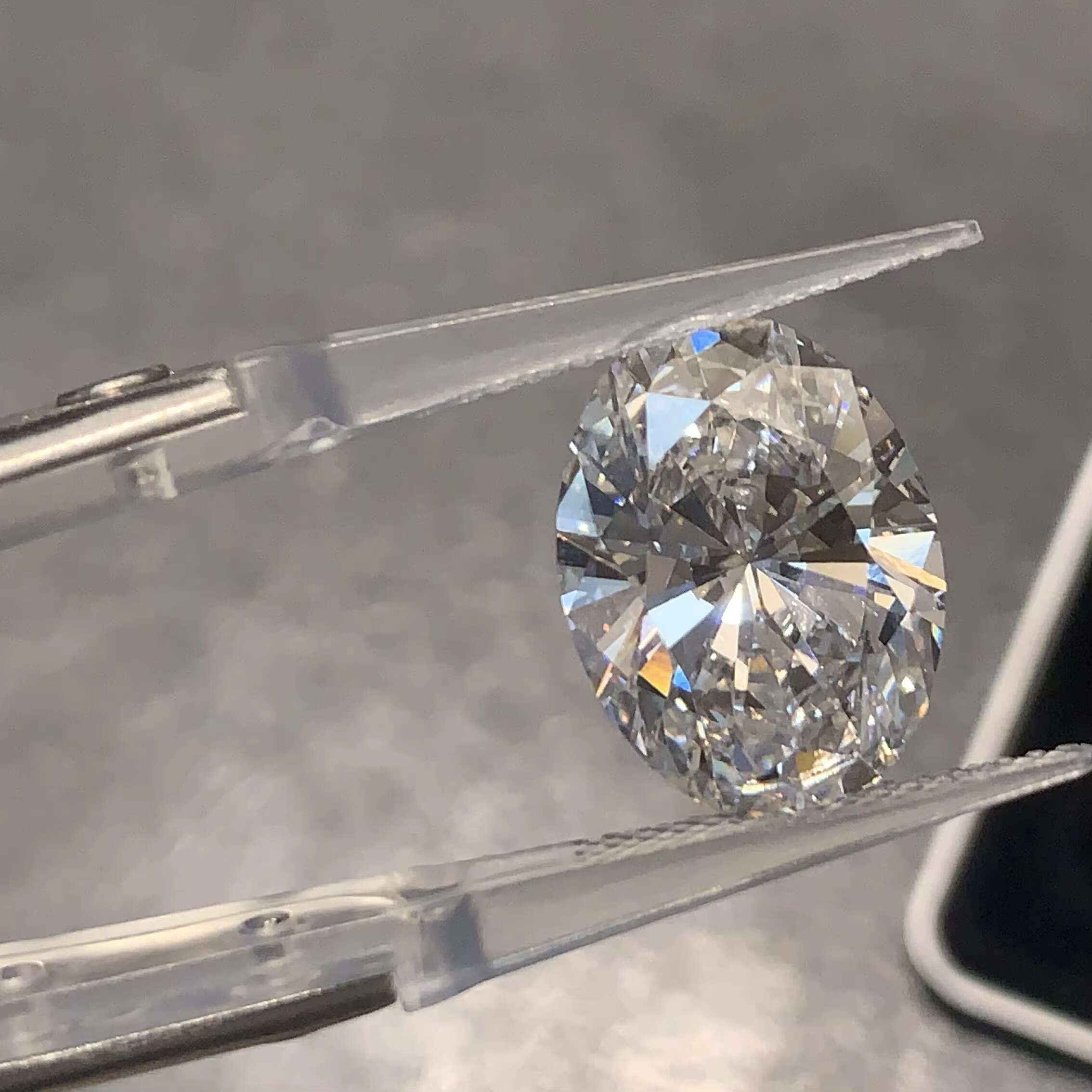 IGI Certified Oval Loose Diamond 10.02ct DEF VVS2 CVD HPHT Diamond Lab Grown Diamond