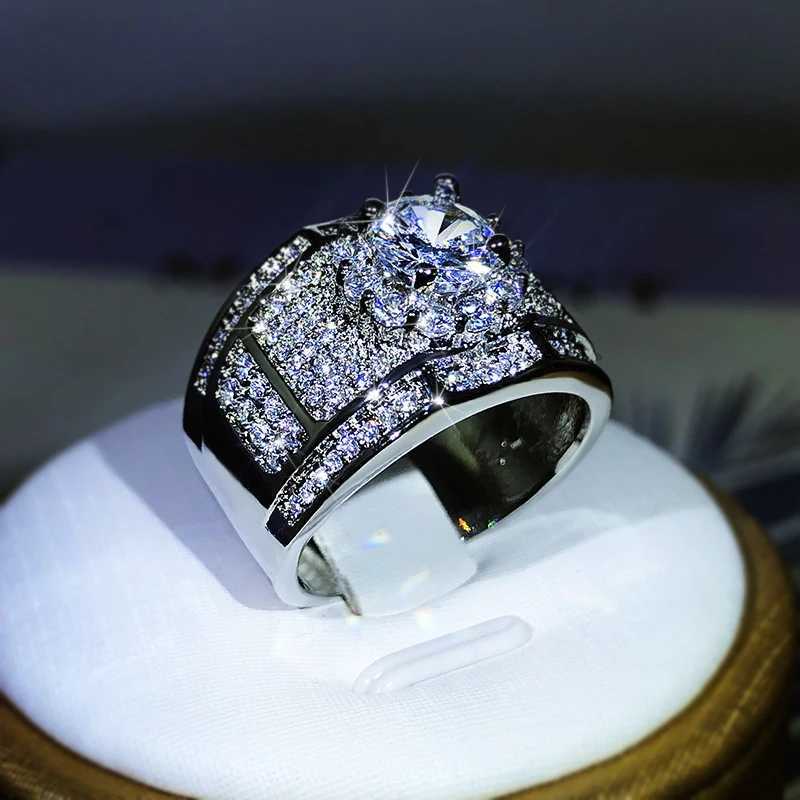 925 Sterling Silver Hot Luxury AAA White Zircon Engagement Rings For Women Men Trendy Female Male Jewelry for Birthdays Weddings Parties XJ250707