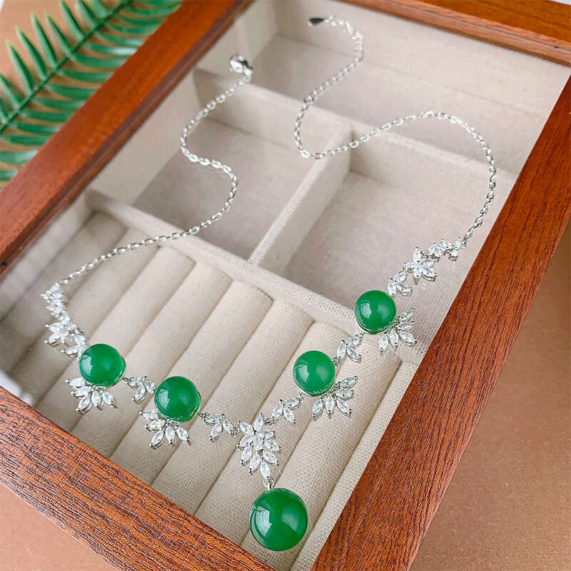 Autumn Winter New Jewelry Set Natural Imperial Green Chalcedony Evening Chain Earrings High-End Luxurious Versatile Women's 54E
