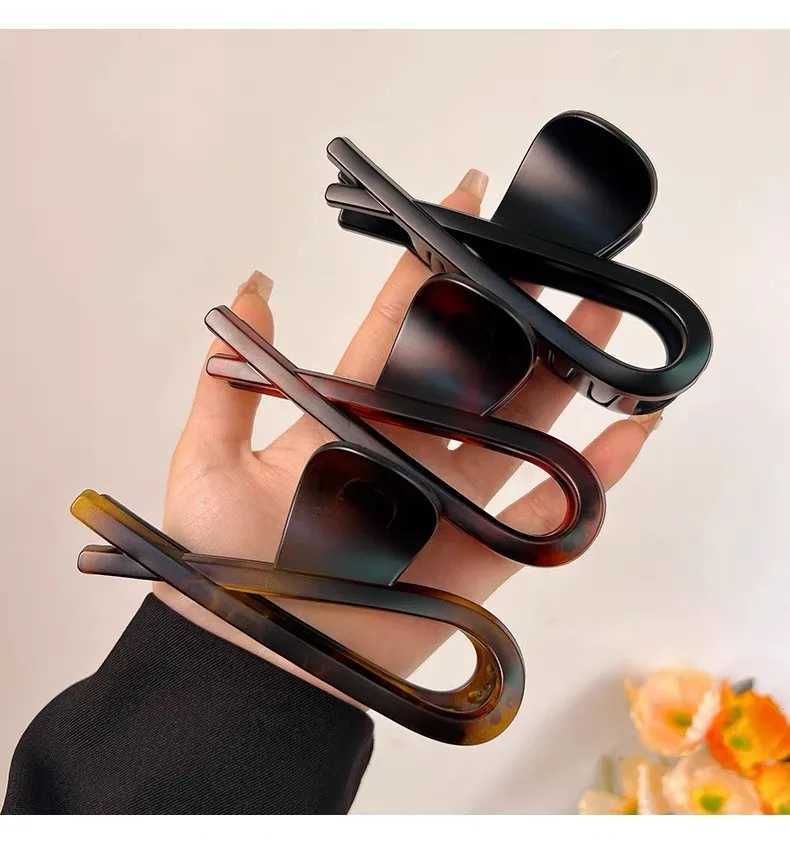 Simple Large Crab Hair Claw Clips Women Girls Matte Tortoiseshell Bow Ponytail Hair Clamps Barrettes Hairpins Hair Accessories Z250707