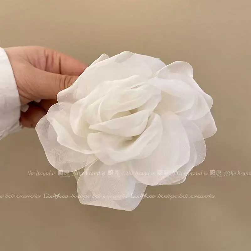 Fashion Fabric Rose Hair Claw Women Elegant Ponytail Clip Sweet Flowers Hair Clips Crab Claw Headdress Hair Accessories Z250707