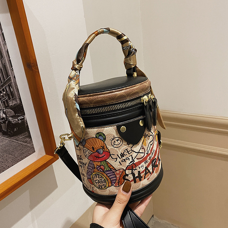 Designer Graffiti Bucket for Women 2025 New Fashion Niche Small Cylinder Handbag Versatile Shoulder Crossbody Light Luxury Women's Bag