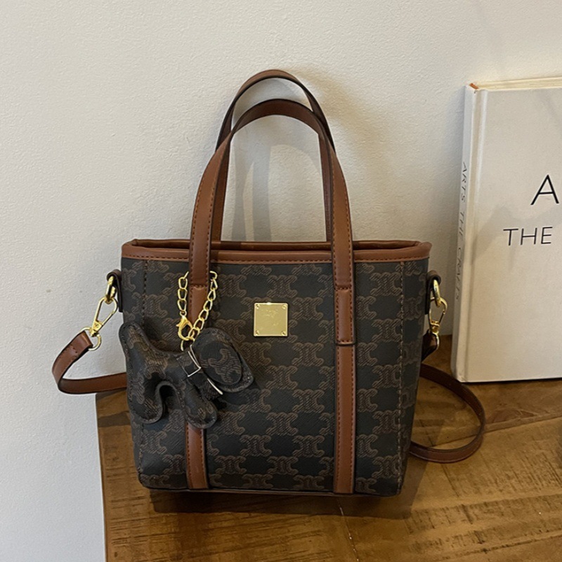 Designer High-End Feel for Women 2025 New Trendy Bucket Versatile Elegant Fashionable Shoulder Crossbody Light Luxury Women's Bag