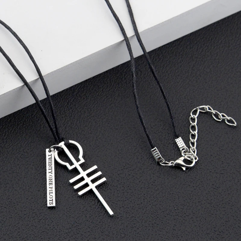 Twenty One Rock Band Necklaces Pendants Cord BFF Friends Skeleton Necklace Punk Men Women Music Hip Hop Jewelry 250704