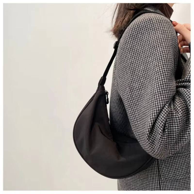 Women Shoulder Bags Solid Color Nylon Dumpling Messenger 2023 New Trendy Lightweight Large Capacity Underarm Bag ddmynov