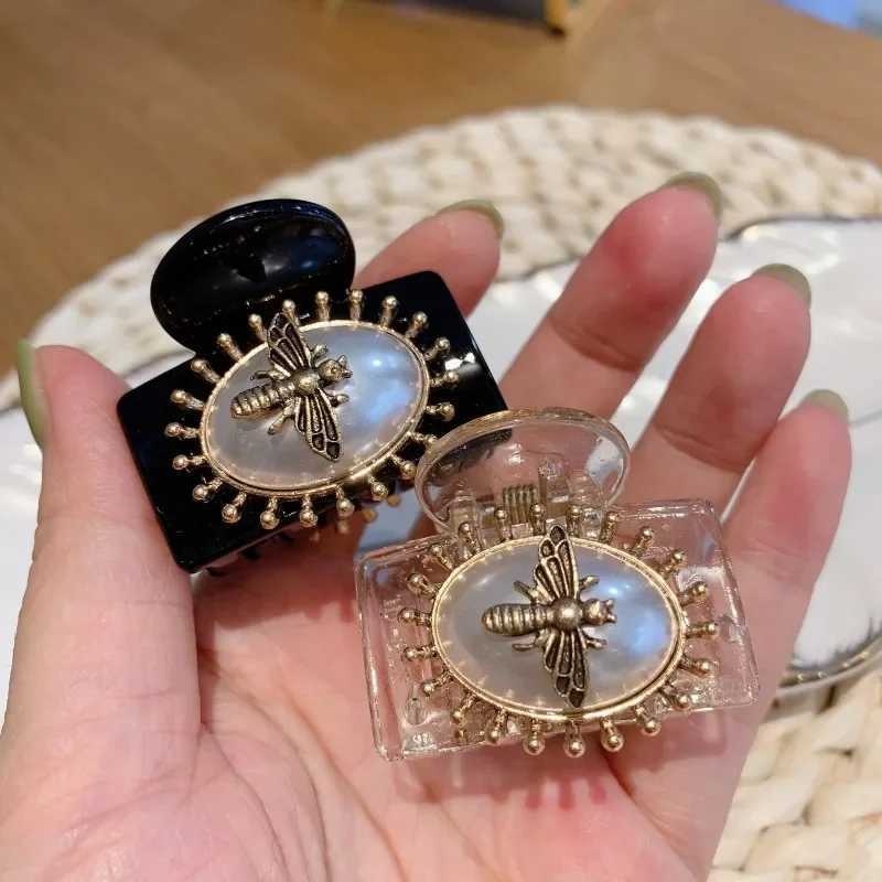 Retro Hairpins Antique Bronze Color Bee Charms Hair Claw Clips Bang Hair Clips Luxury Pearl Hairgrips Headwear Accessories Gifts Z250707