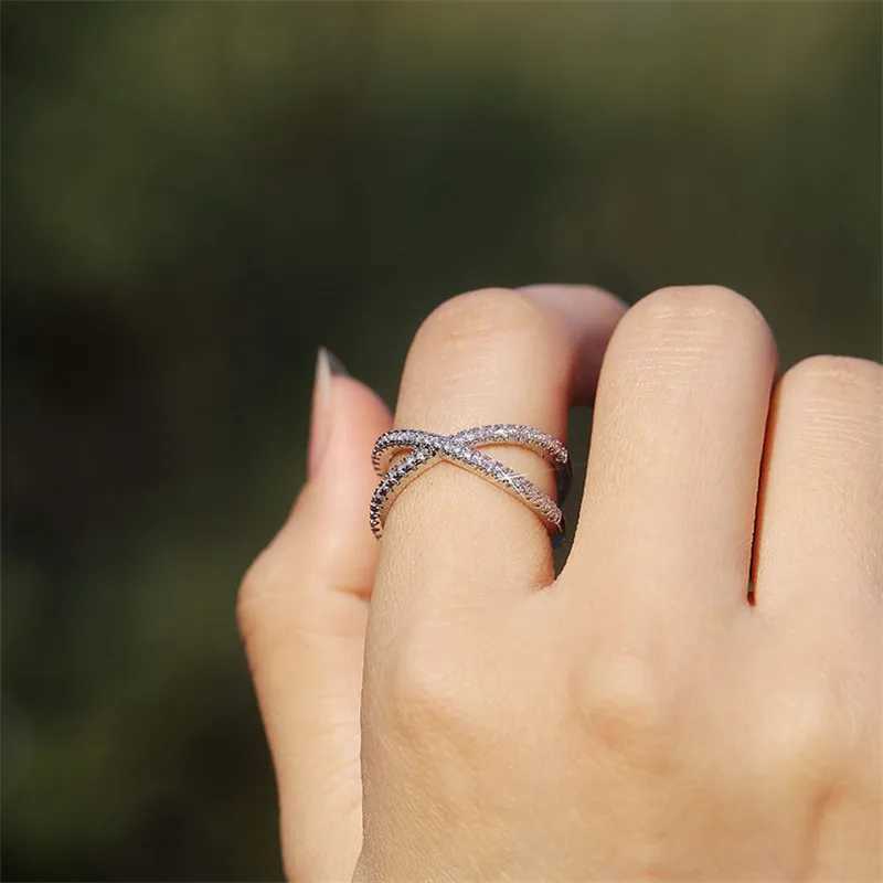 925 Sterling Silver Luxury Cross X Shape Women Engagement Ring Full Paved CZ Stone Elegant Simple Female Jewelry XJ250707