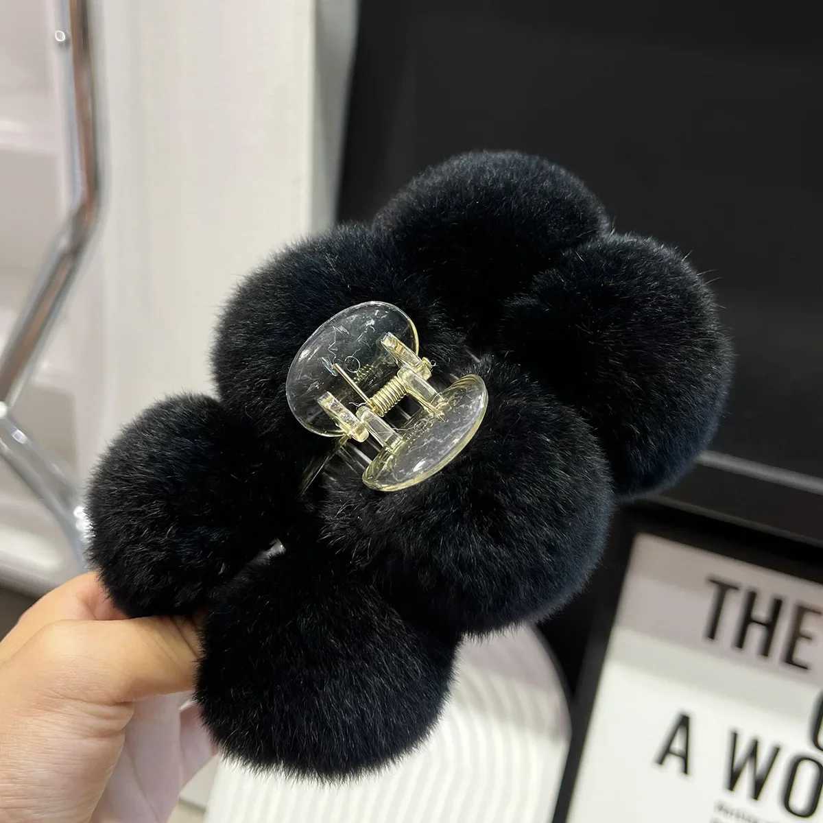 YHJ Oversize Hairball Hair Claw Clips Winter Faux Rabbit Fur Crab Hair Clip Headband for Women Grab Clamp Hair Accessories Z250707