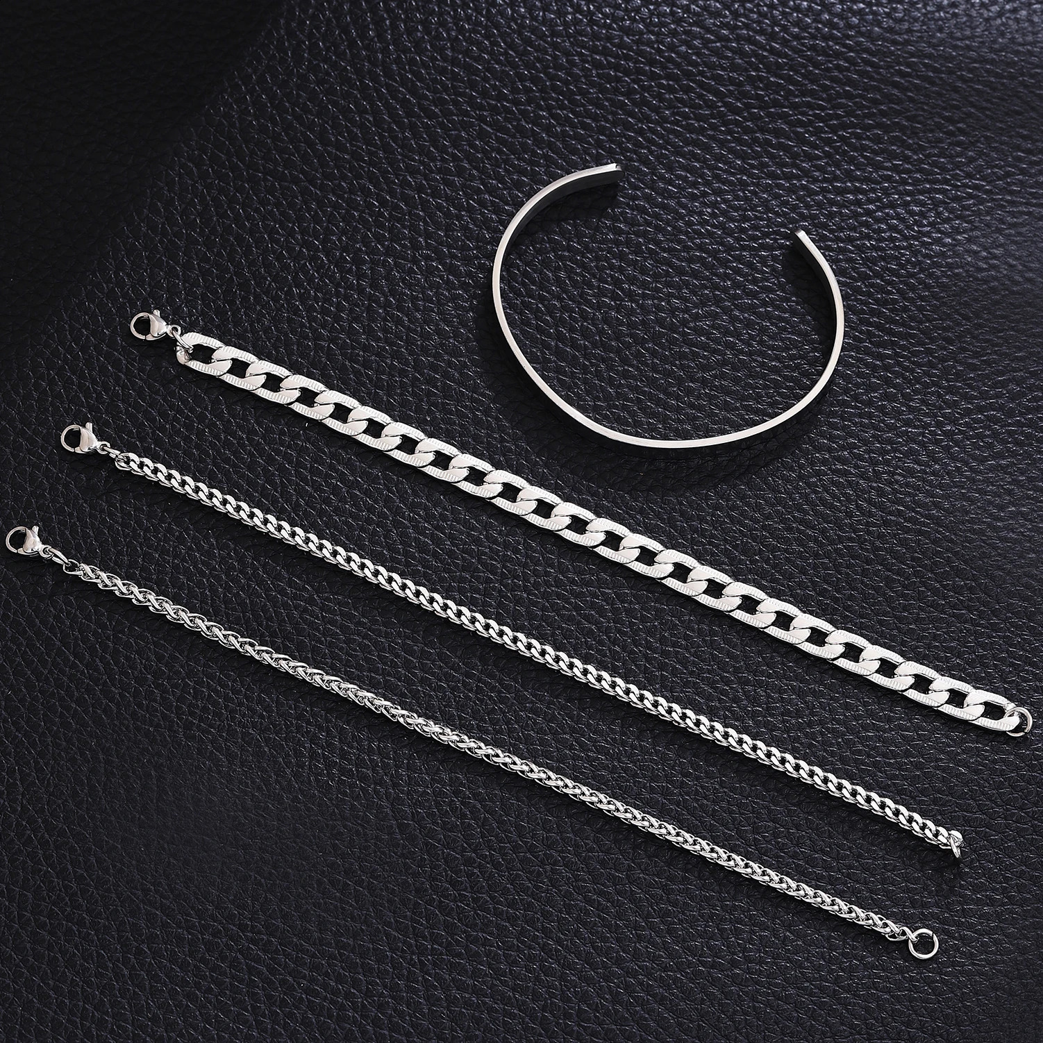 4pc Silver Color Bracelet for Men Women Vintage Goth Cuban MultiLayer Chain Hypoallergenic Trendy Temperament Jewelry Gift Party 250707