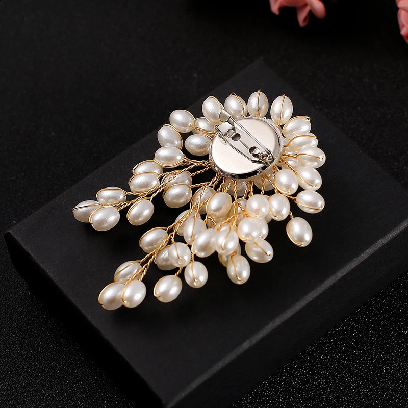 Elegant Pearl Flower Brooch Pin Badge For Women Girls Fashion Clothes Decoration Jewelry Gifts 250625