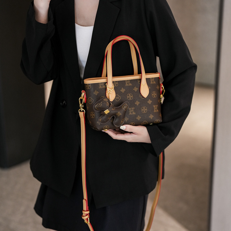 Designer High-End Handheld Basket for Women 2025 New Printed Bucket Shoulder Crossbody Light Luxury Women's Bag
