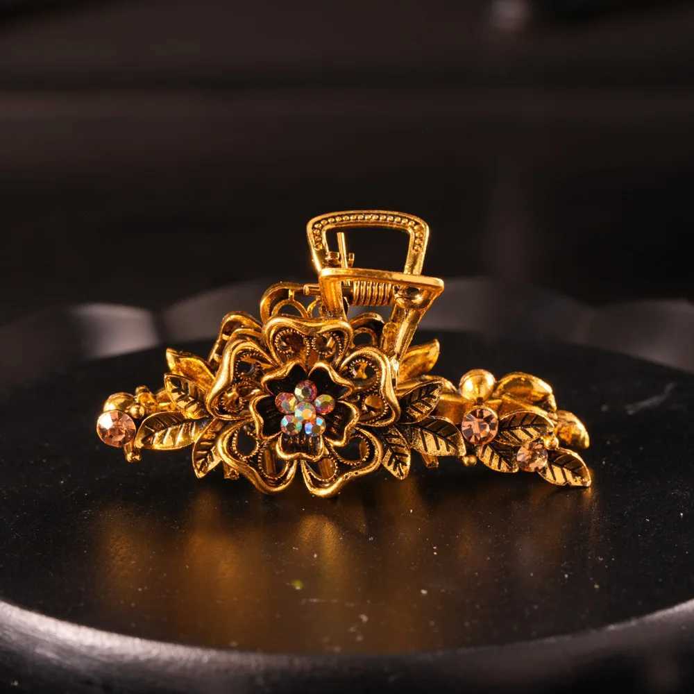 6.5cm ethnic style crab Hair Clip for women girl Flower Grasp Clips Ancient alloy Hair Claw Womens Accessories decorations Y250707