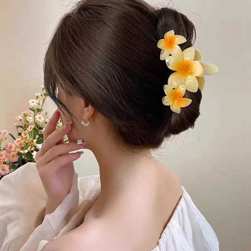 Fashion Gradient Egg Flower Hair Claws Clips for Women and Girls Sweet Acrylic Hairpins Summer Beach Hawaiian Hair Accessories Y250707