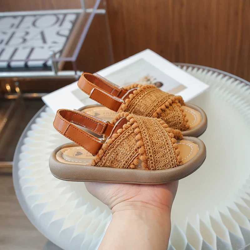 Girls Summer Beach Shoes Ethnic Style Kids Casual Sandals Soft Sole Fashion Children Retro Princess Shoes 2024 Summer New R250707