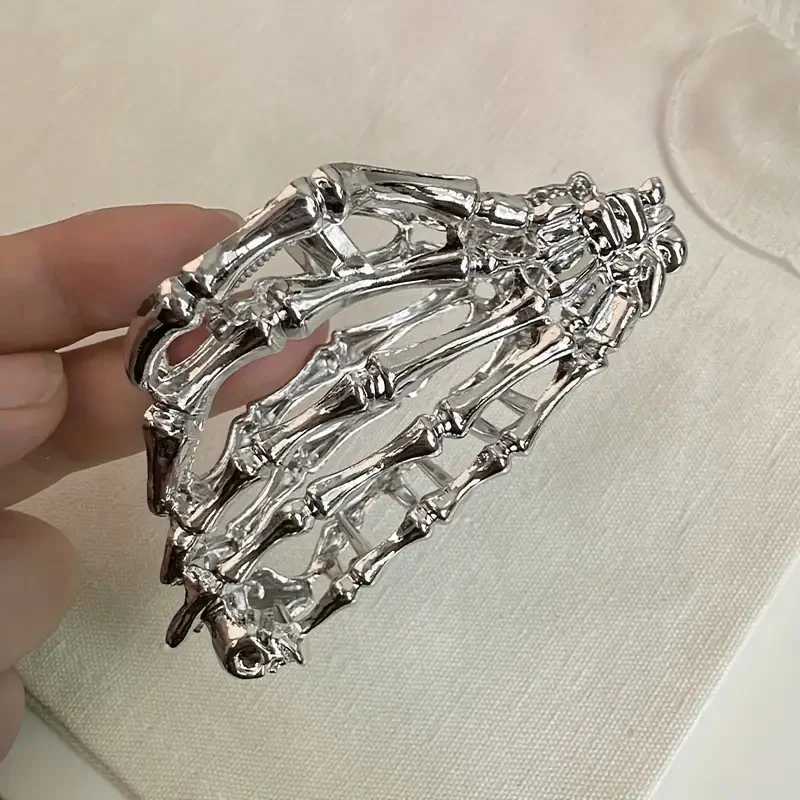 Retro Y2K Skull shaped Hair Claw Clip - Solid Color Hair Claw Clip Womens ponytail stabilizer Halloween accessory for daily use Z250707