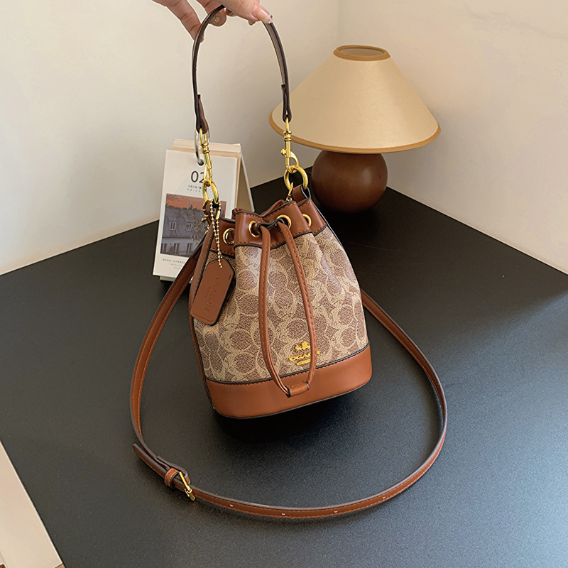 Designer 2025 New High-Quality Texture Elegant Bucket Fashion Printed Crossbody Versatile Shoulder Light Luxury Women's Bag