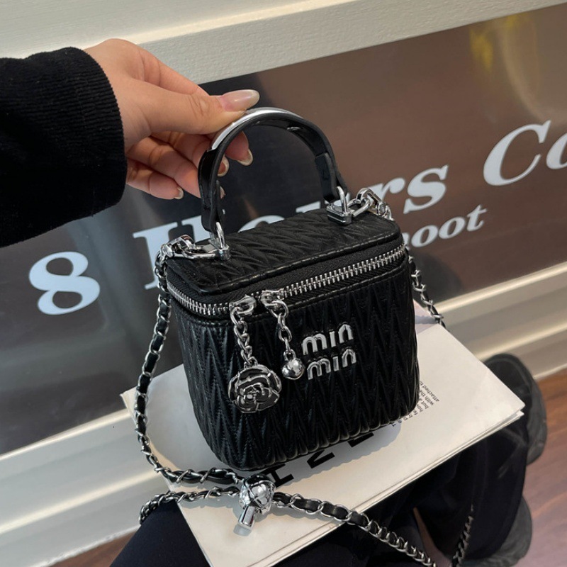 Designer High-End Feel Handheld Pleated Box for Women New Korean Version Niche Fashion Chain Shoulder Crossbody Small Square Light Luxury Women's