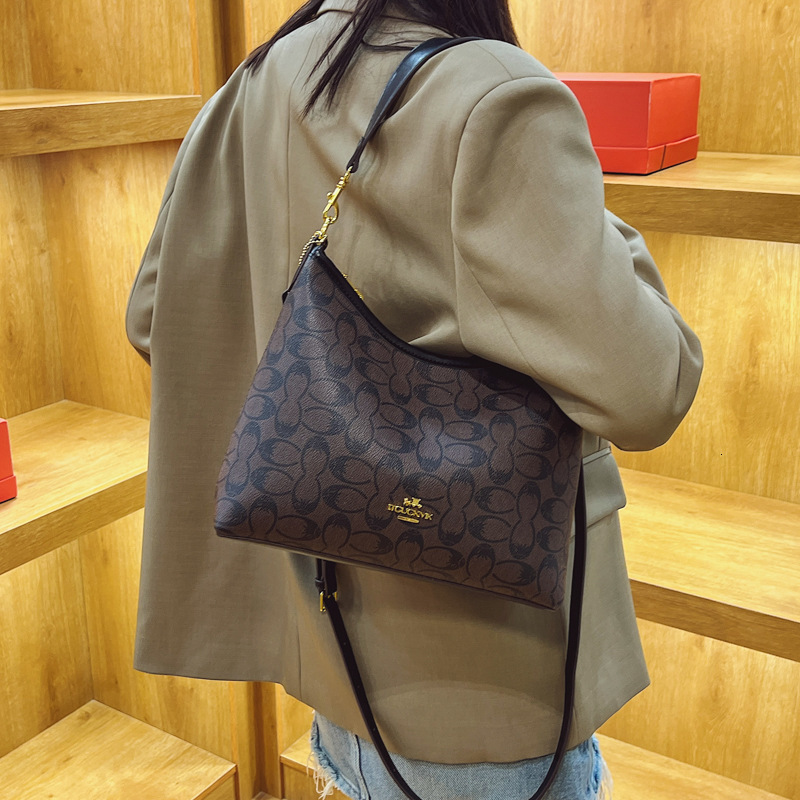 Designer High-End Feel for Women 2025 New Style Elegant Underarm Shoulder Crossbody Handbag Tote Light Luxury Women's Bag