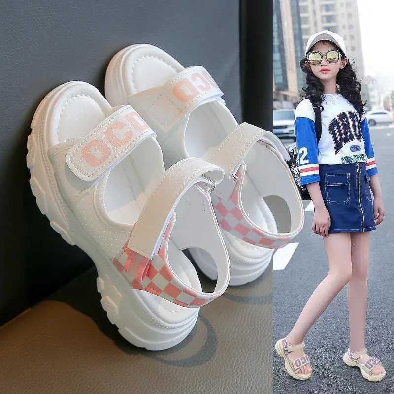 2024 Spring/summer New Childrens Sandals Girls Soft Soled Casual Big Children Summer Student Beach Shoes R250707