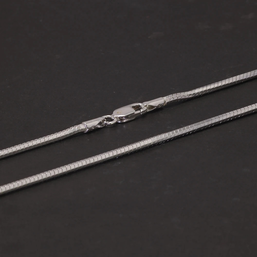 2mm Octagonal Snake Chain S925 Pure Silver Mens and Womens Sweater Necklace Bracelet Electroplated Platinum Minimalist Jewelry 250702