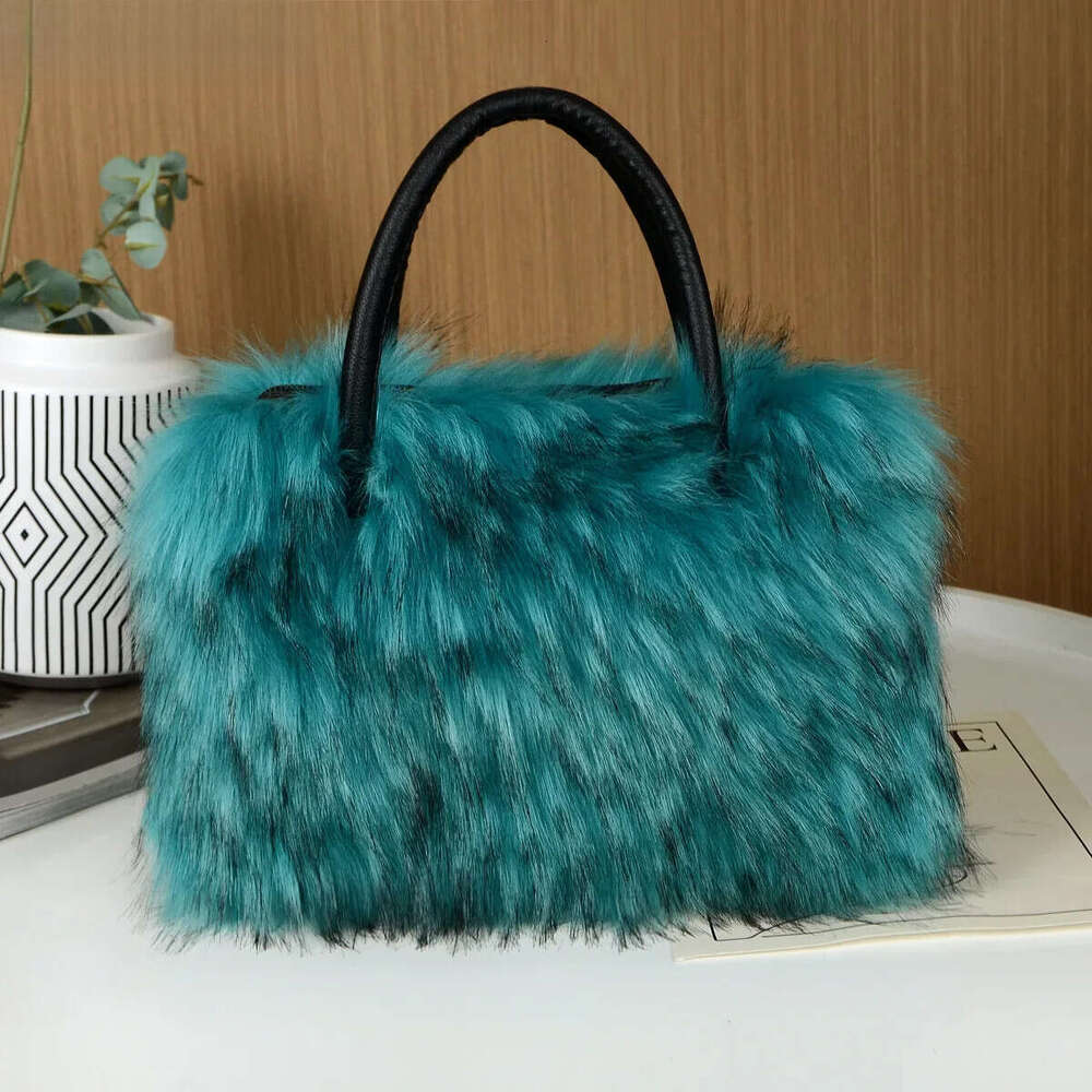 Handbags Women 2025 Winter Soft Faux Fur Bag Girls Fashion Furry Shoulder Bags Fluffy Gifts Warm Tote Purse