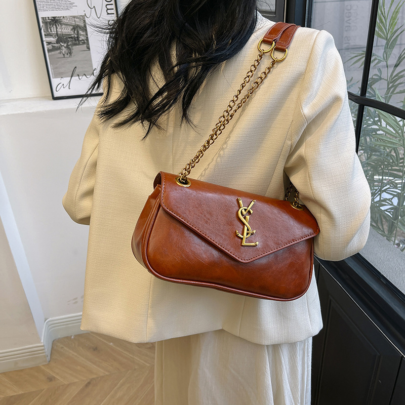 Designer Small for Women 2025 New Envelope Underarm Chain Textured Fashion Shoulder Crossbody Light Luxury Women's Bag