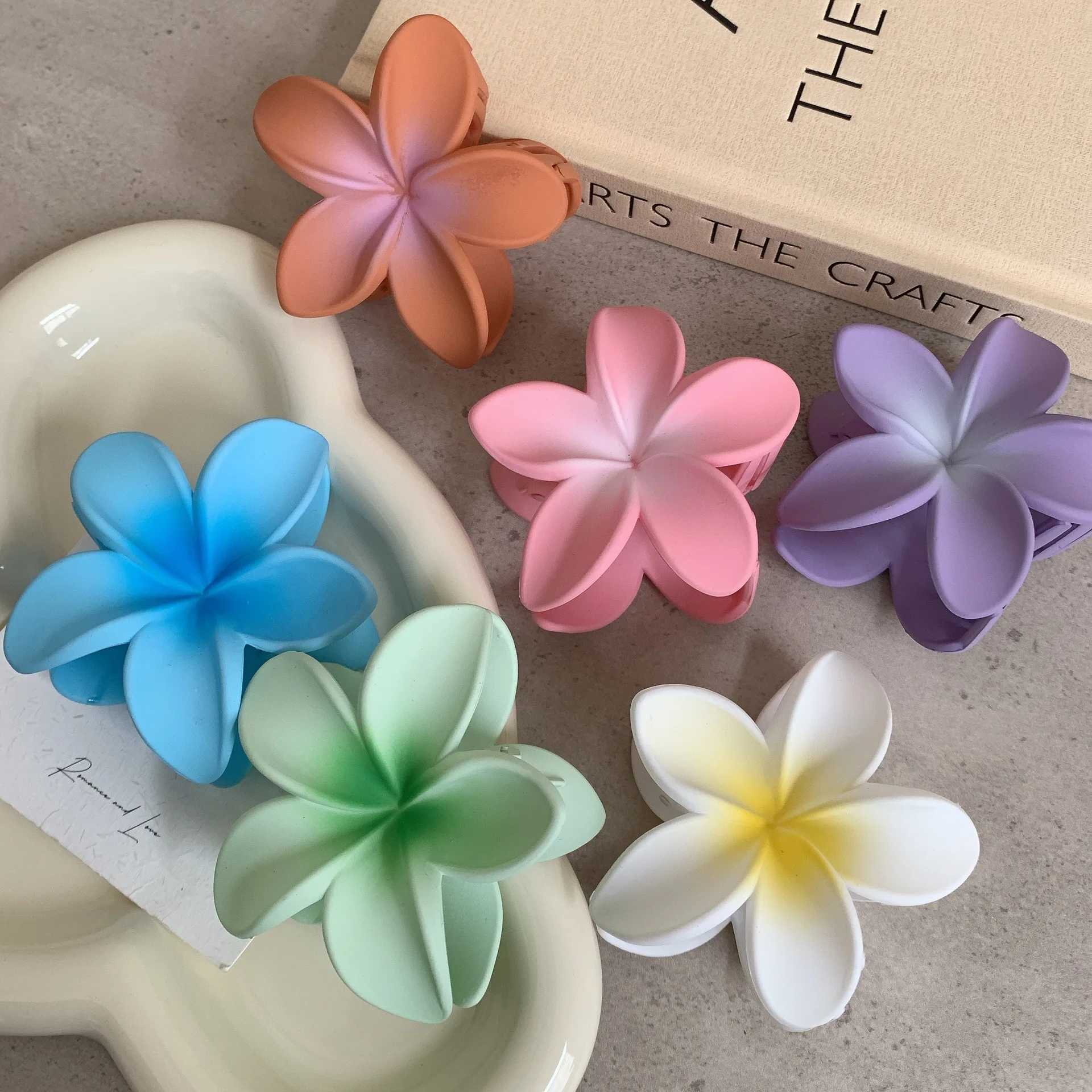 Fashion Frosted Egg Flower Hair Claw Clip Shark Hairpin Barrettes Ponytail Holder Summer Beach Hair Glamp Head Accessories Women Z250707