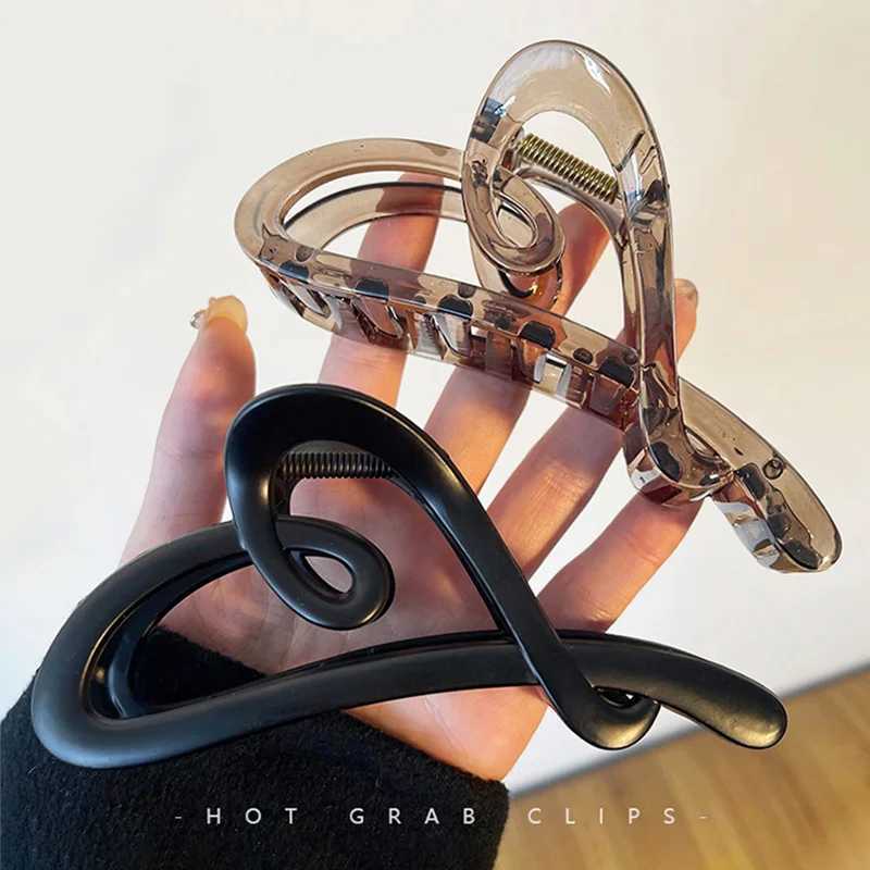 Vintage Heart Shape Plastic Hair Claw For Women Back Hair Holder Headband Elegant Hair Clips Hairpin Fashion Hair Accessories Z250707