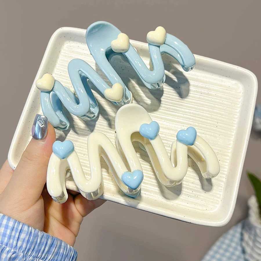 Blue Heart Wave Shaped Hair Claw Cream Color Clips for Women Sweet Cute Irregular Shark Clip Large Ponytail Clip Hairpins 10.5CM Y250707