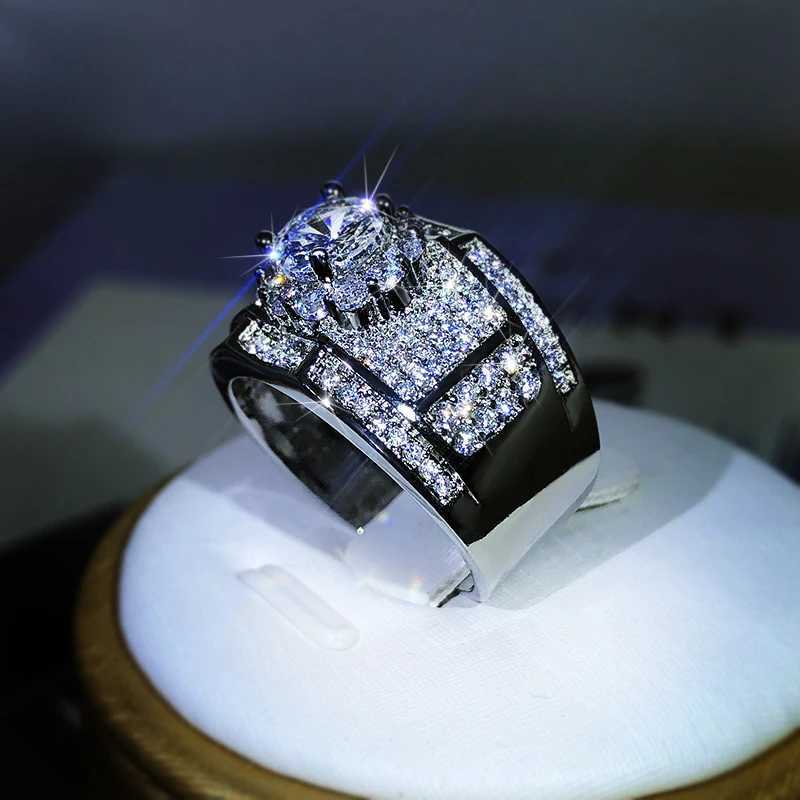 925 Sterling Silver Hot Luxury AAA White Zircon Engagement Rings For Women Men Trendy Female Male Jewelry for Birthdays Weddings Parties XJ250707