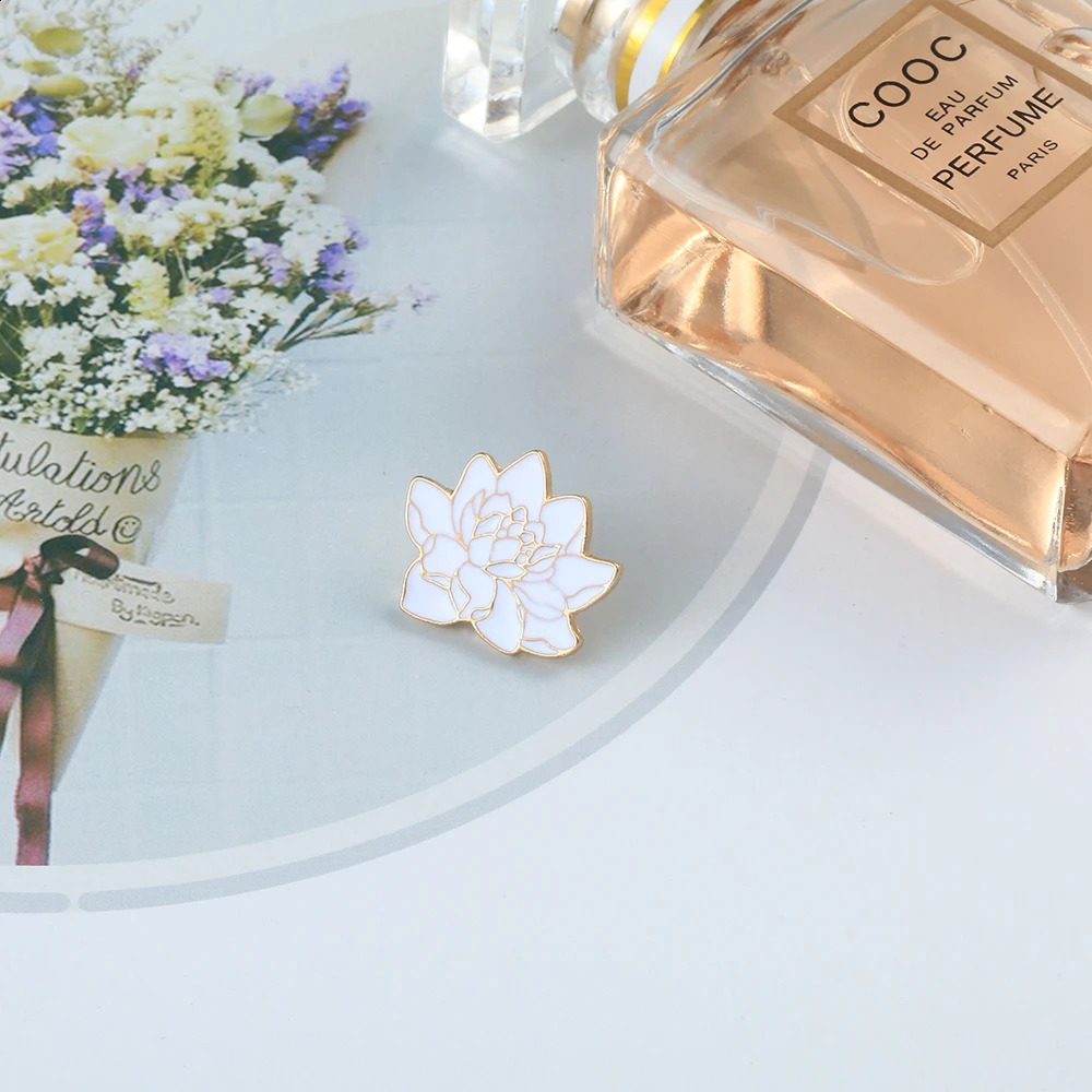 Buddhism White Lotus Flower Enamel Pin Floral Plant Brooches Denim Coat Backpack Lapel Men Women Badge Japanese Jewelry Gift 250625
