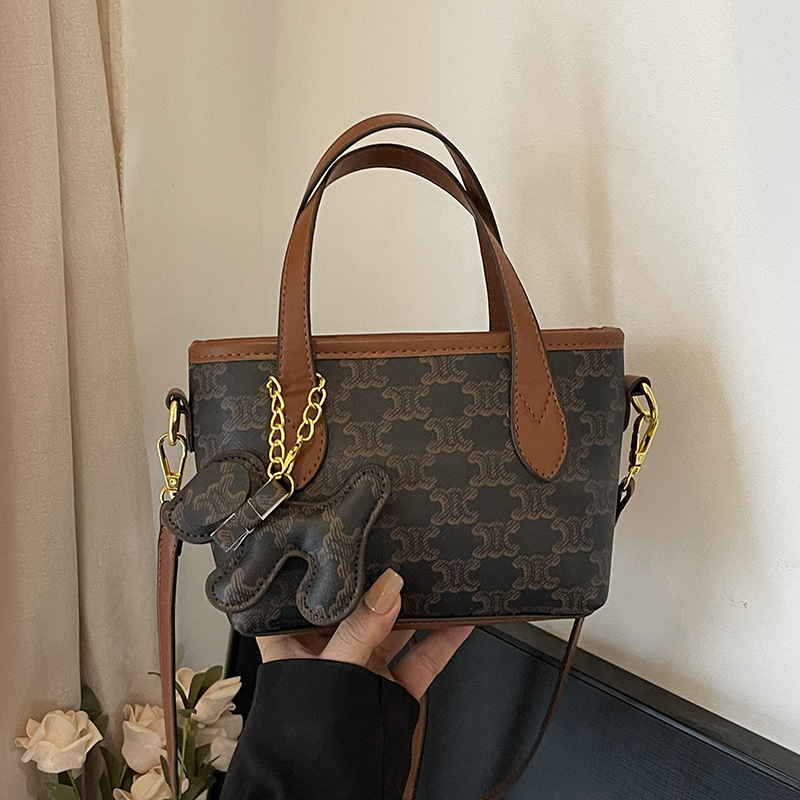 Designer High-End Feel for Women 2025 New Printed Basket Versatile Fashion Elegant Ladies Shoulder Crossbody Light Luxury Women's Bag