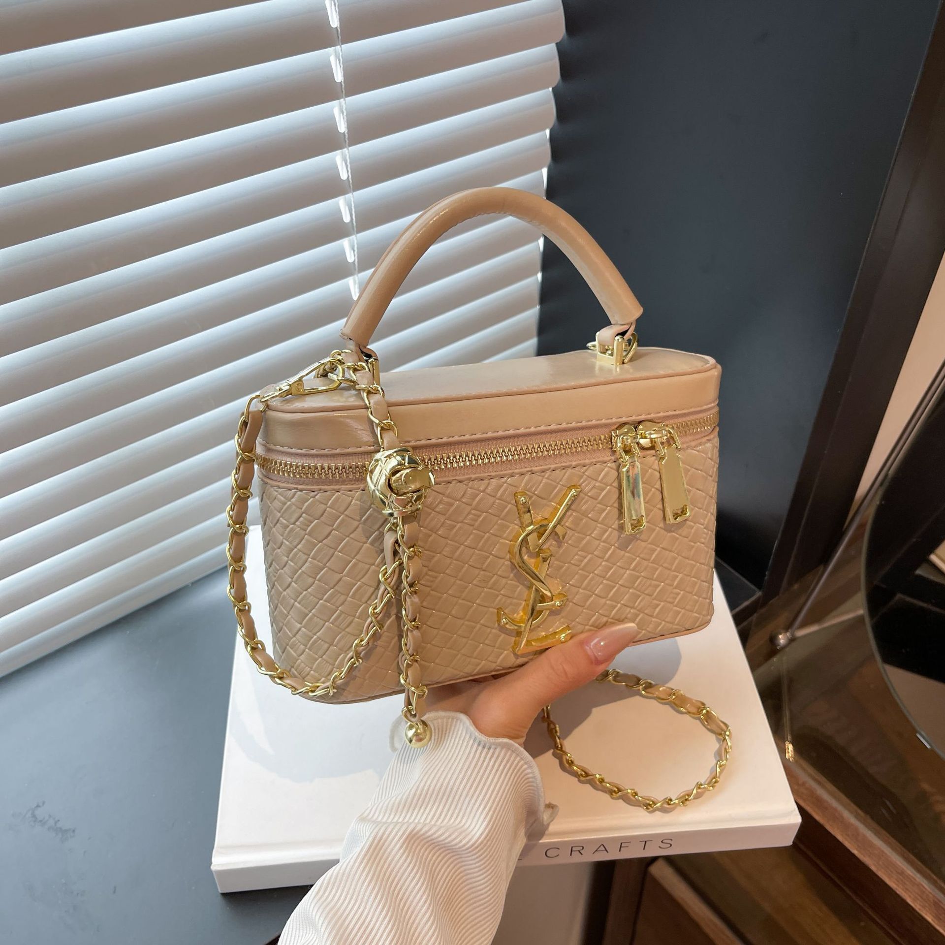 Designer High-End Feel for Women 2025 New Korean Style Elegant Versatile Box Niche Shoulder Crossbody Light Luxury Women's Bag